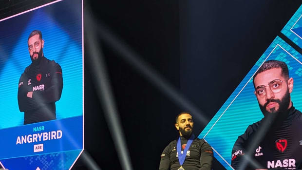 Angrybird poses with medal
